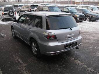 2005 Mitsubishi Airtrek Pictures