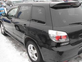 2005 Mitsubishi Airtrek Pictures