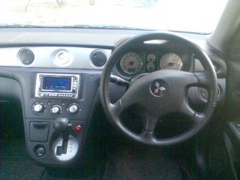 2005 Mitsubishi Airtrek Pictures
