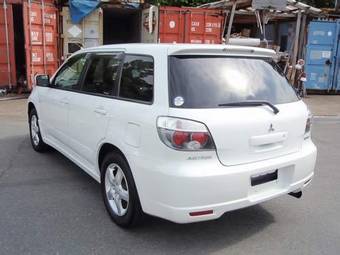 2005 Mitsubishi Airtrek Pictures