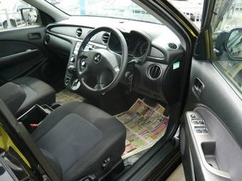 2005 Mitsubishi Airtrek Pics