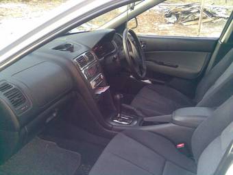 2002 Mitsubishi Aspire Photos