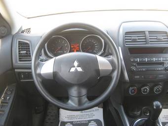 2010 Mitsubishi ASX Images