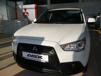 2011 Mitsubishi ASX Photos