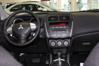 2012 Mitsubishi ASX Photos