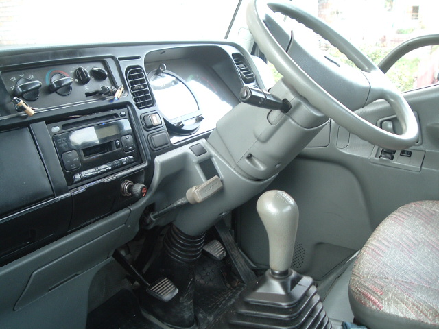 1995 Mitsubishi Fuso Canter Pictures