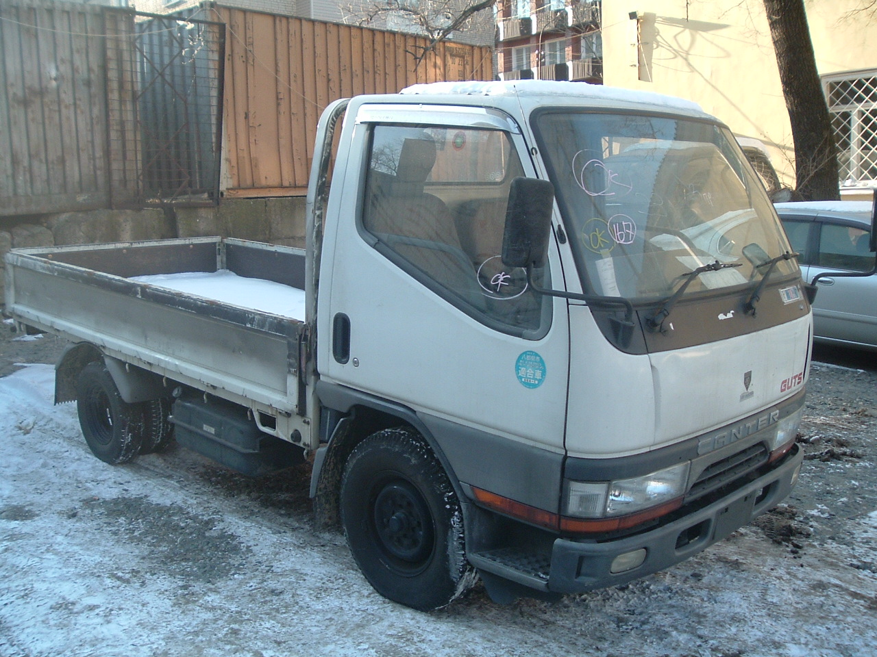 1995 Mitsubishi Fuso Canter Pictures