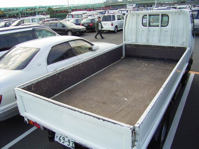 1999 Mitsubishi Fuso Canter Images