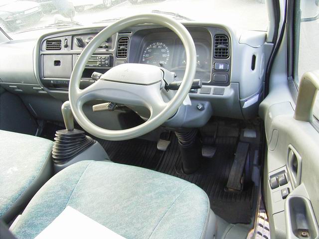 1999 Mitsubishi Fuso Canter Pics