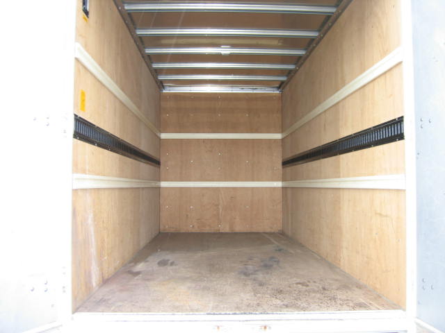 2002 Mitsubishi Fuso Canter Pics