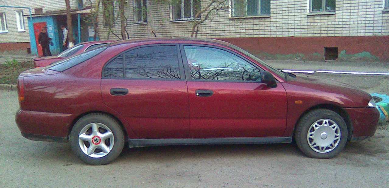 Mitsubishi carisma 1995