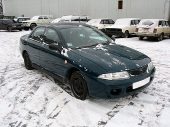 1997 Mitsubishi Carisma Photos