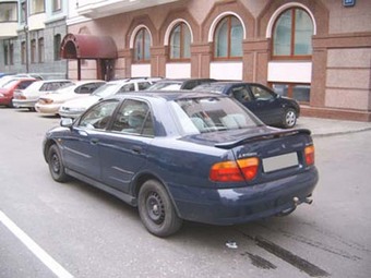 1997 Mitsubishi Carisma Pictures
