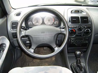 1997 Mitsubishi Carisma Photos