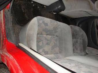 1997 Mitsubishi Carisma Images