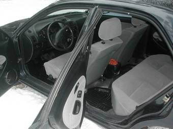 1997 Mitsubishi Carisma Pictures