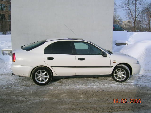 1998 Mitsubishi Carisma