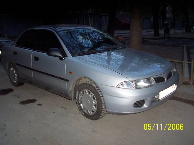 1998 Mitsubishi Carisma