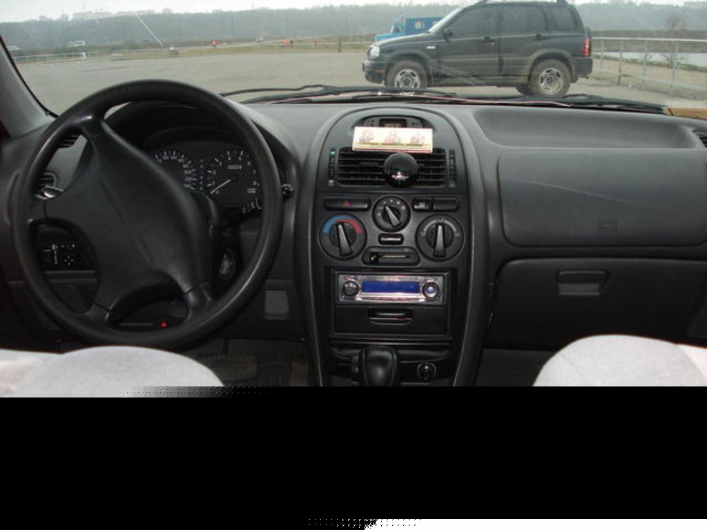 1998 Mitsubishi Carisma
