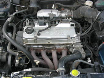 1998 Mitsubishi Carisma Pictures