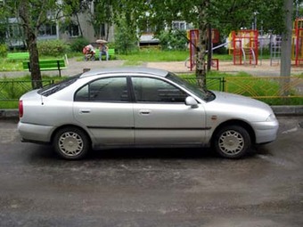 1998 Mitsubishi Carisma Pics