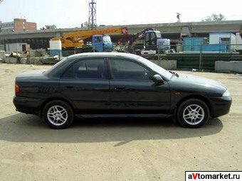 1998 Mitsubishi Carisma Photos