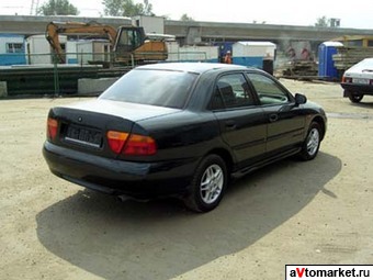 1998 Mitsubishi Carisma Pictures