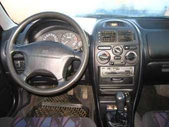 1998 Mitsubishi Carisma Pictures