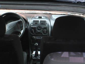 1998 Mitsubishi Carisma Pictures