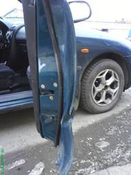 1998 Mitsubishi Carisma Photos