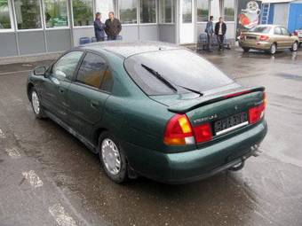 1998 Mitsubishi Carisma Pictures