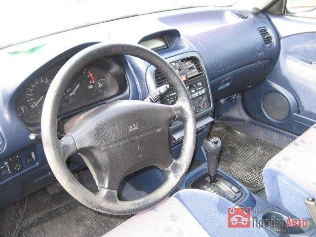 1999 Mitsubishi Carisma