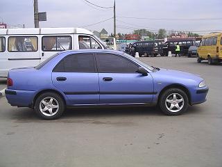 2000 Mitsubishi Carisma Photos