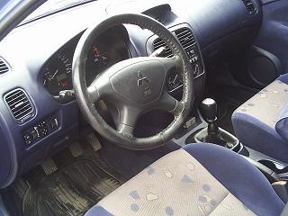 2000 Mitsubishi Carisma Photos