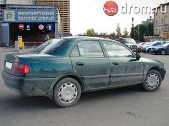 2000 Mitsubishi Carisma Photos