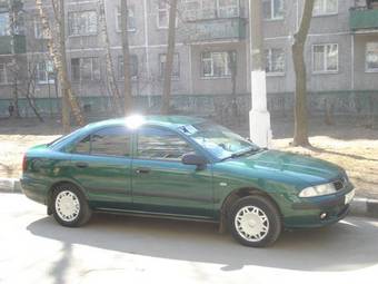 2000 Mitsubishi Carisma Photos