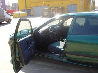 2000 Mitsubishi Carisma Pictures