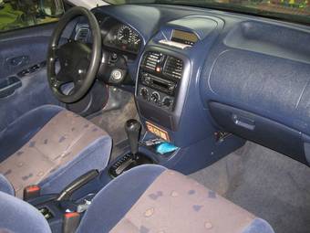 2000 Mitsubishi Carisma Pictures