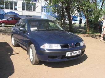2000 Mitsubishi Carisma Photos