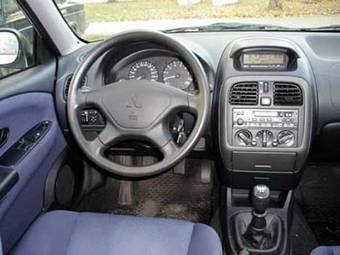 2001 Mitsubishi Carisma