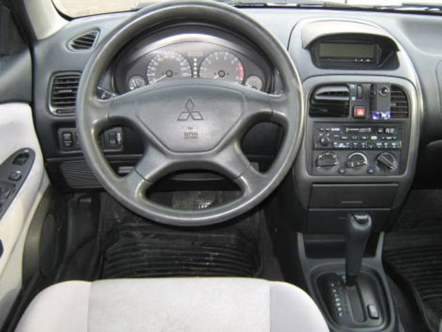 2001 Mitsubishi Carisma
