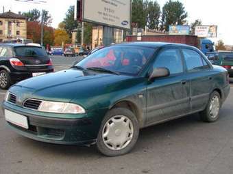 2001 Mitsubishi Carisma Photos