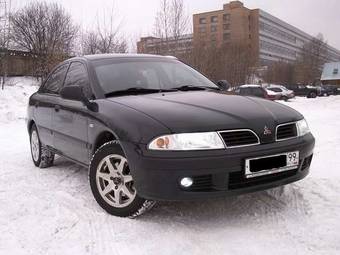 2001 Mitsubishi Carisma Pictures