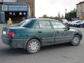2001 Mitsubishi Carisma Pics