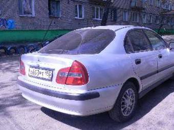 2001 Mitsubishi Carisma Photos