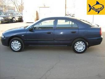 2001 Mitsubishi Carisma Photos