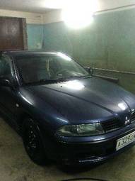 2001 Mitsubishi Carisma Pictures