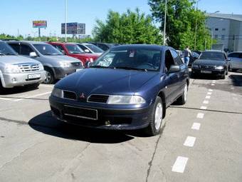 2001 Mitsubishi Carisma Pictures
