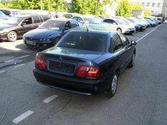 2001 Mitsubishi Carisma Pics