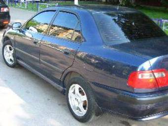 2001 Mitsubishi Carisma Images
